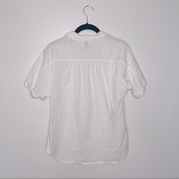 Universal Threads Oversized White Button Up - Picture 2 of 2